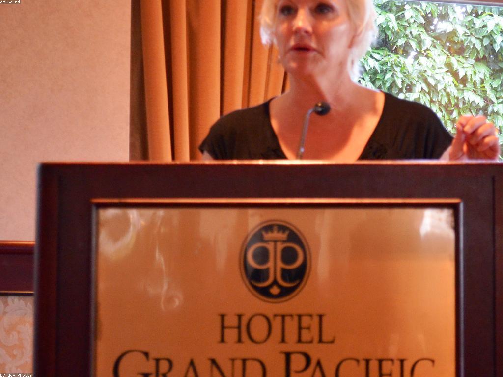 អំពីហ្គេមអនឡាញ: ទស្សនៈនៃការលេងហ្គេមនៅក្នុងសហគមន៍